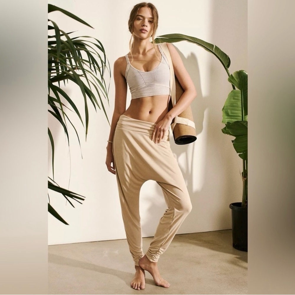 Free People Movement Echo Harem
Pant in Clay